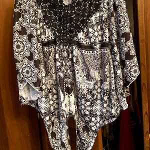 Black and White Tie-Hem Top